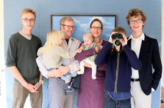 Claude, Leif, Max, Lyra, Holly, Jules and Hugo. All piggled up for a photo.